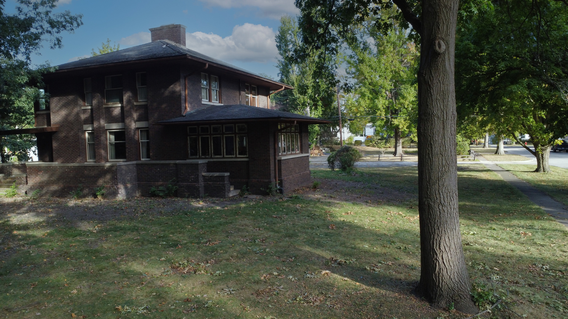 328 E Mulberry Street Property Photo 4