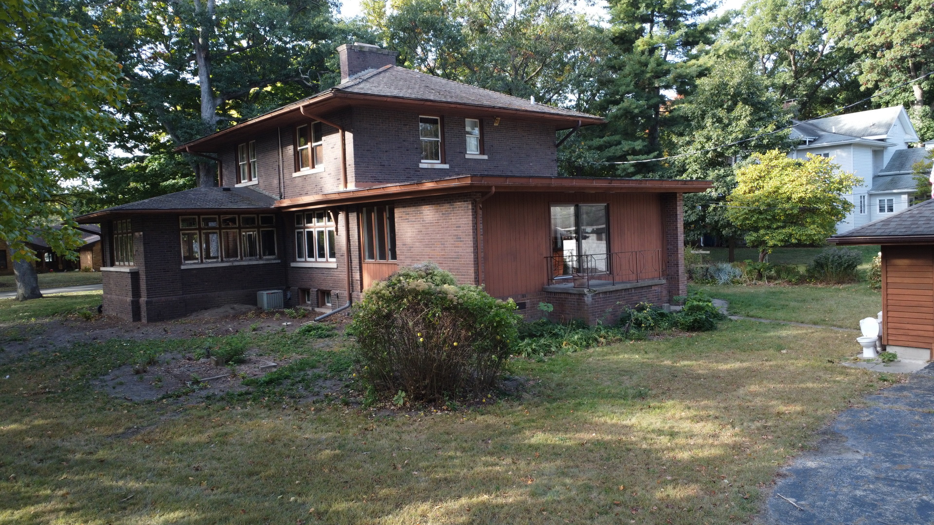 328 E Mulberry Street Property Photo 8