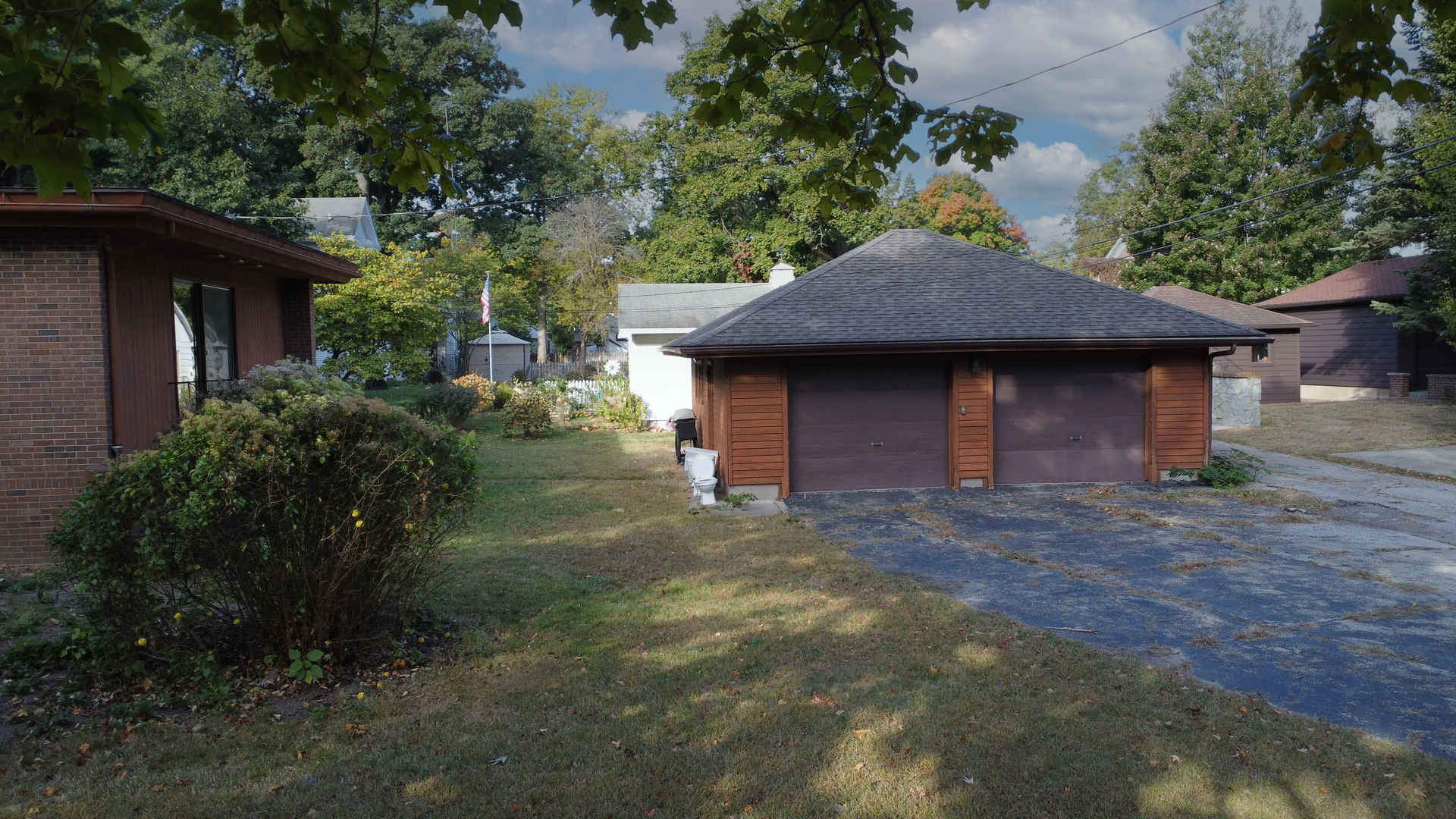 328 E Mulberry Street Property Photo 9