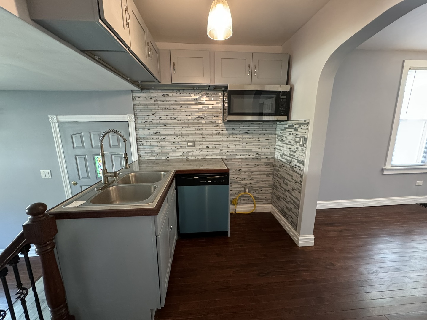 2916 Jackson Avenue Property Photo 5