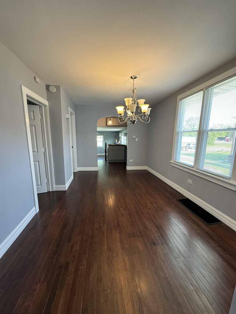 2916 Jackson Avenue Property Photo 8