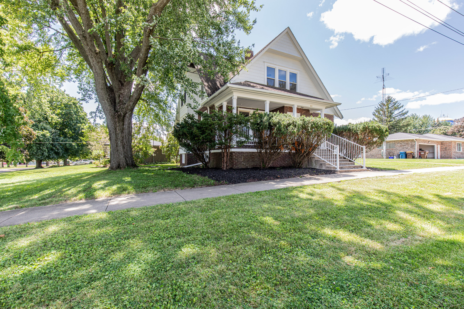211 Wiley Avenue Property Photo 3