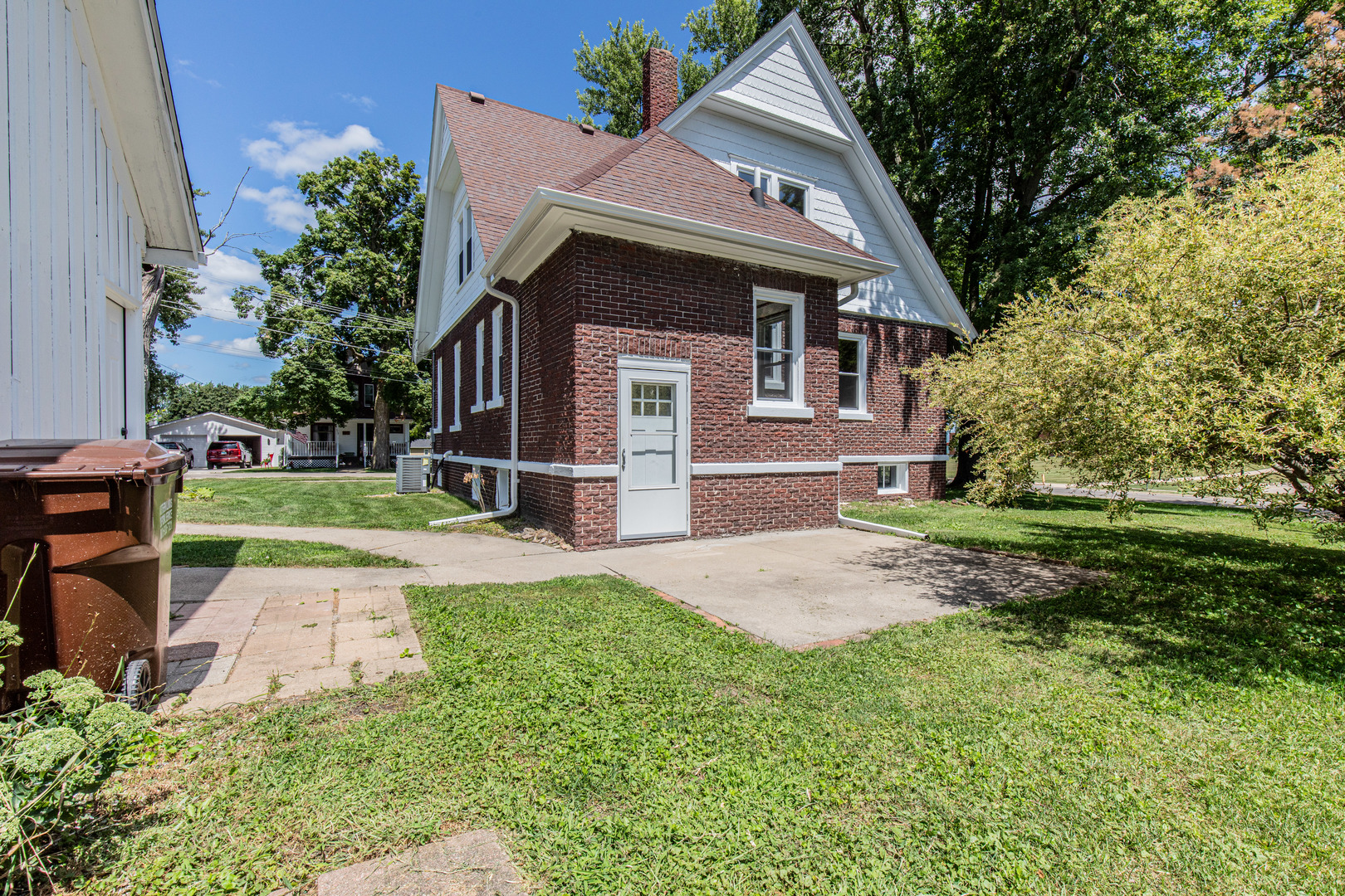 211 Wiley Avenue Property Photo 5