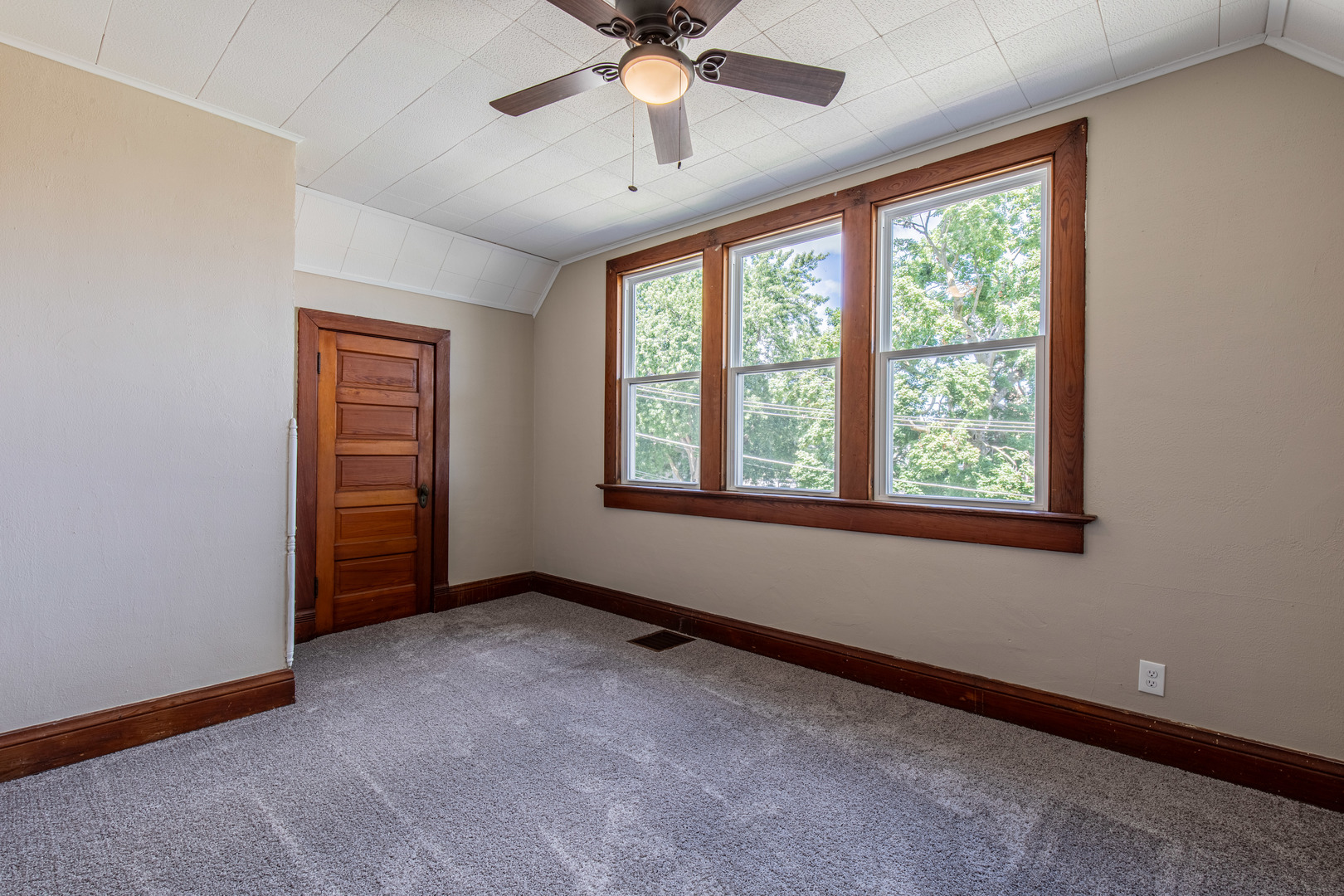 211 Wiley Avenue Property Photo 19