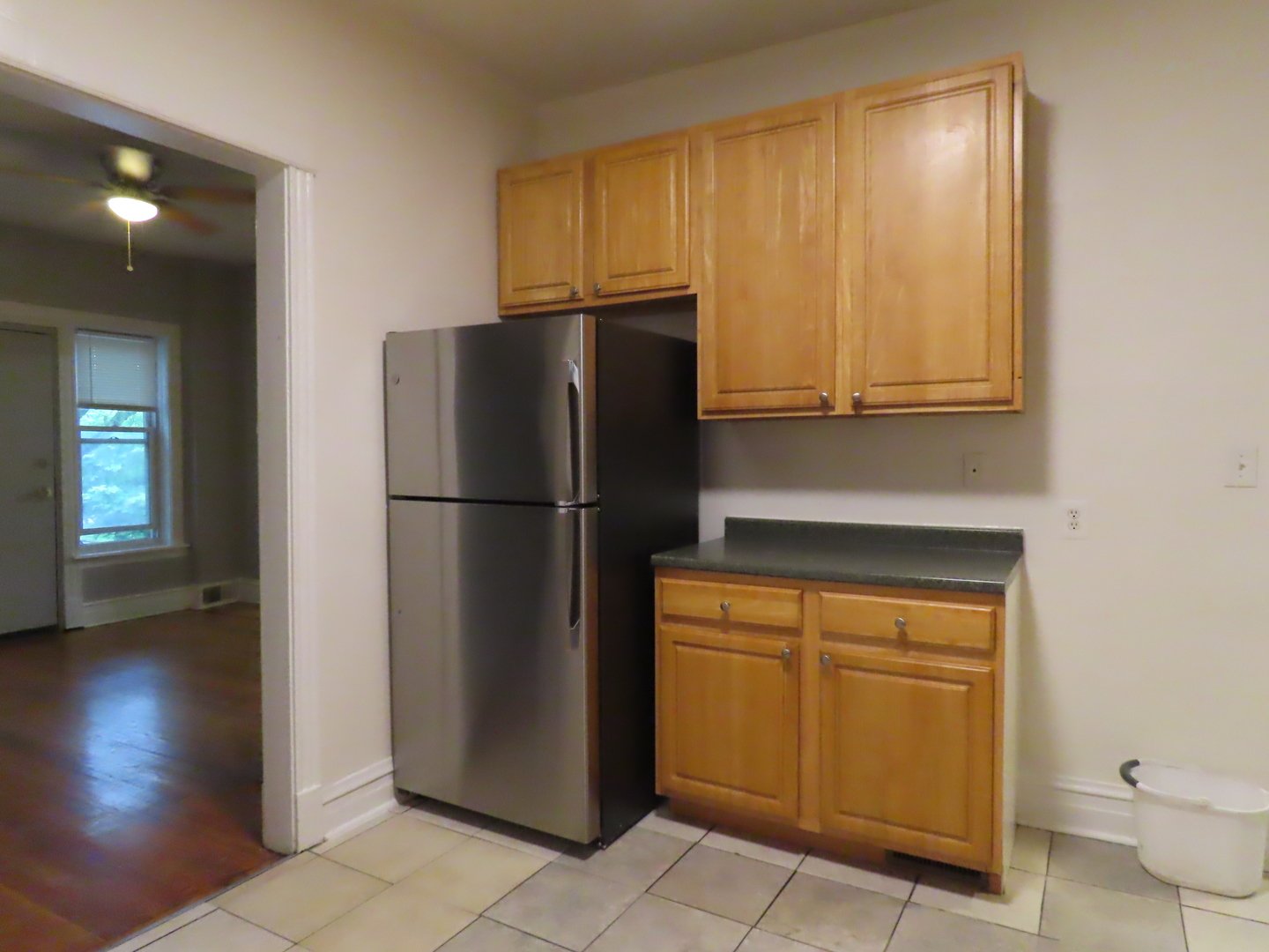 1636 W 66th Street 2e Property Photo 4