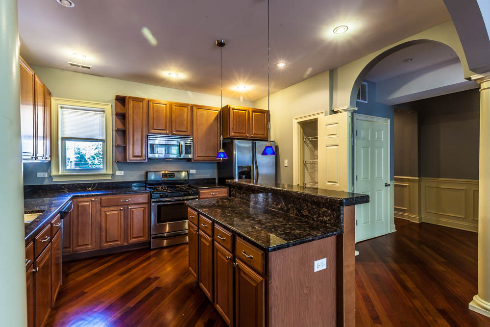 7020 S Paxton Avenue 2s Property Photo 4