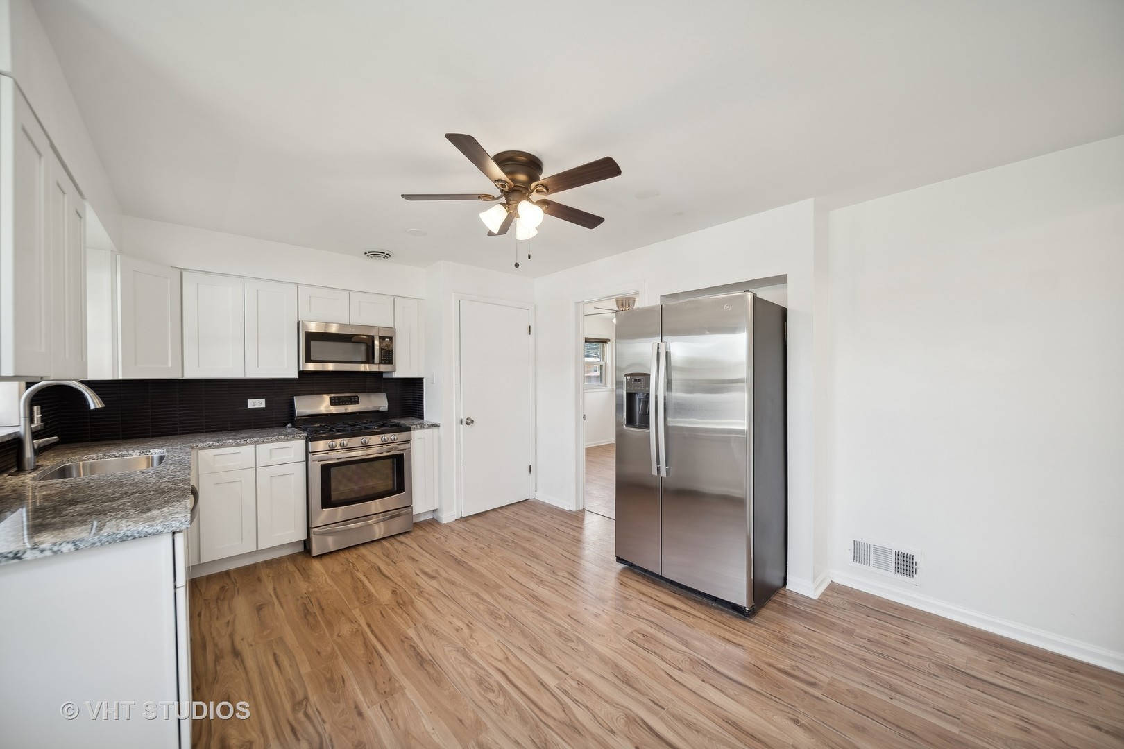 1953 E 93rd Street Property Photo 6