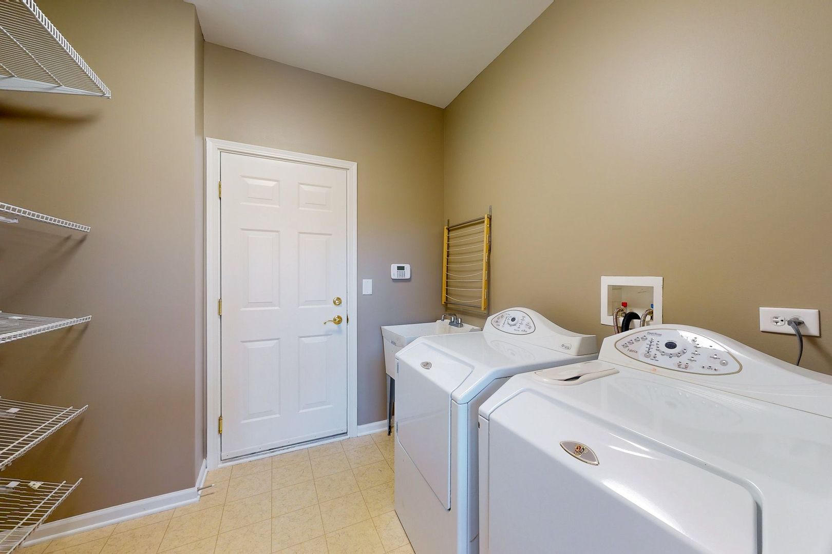 5670 Brentwood Drive Property Photo 13