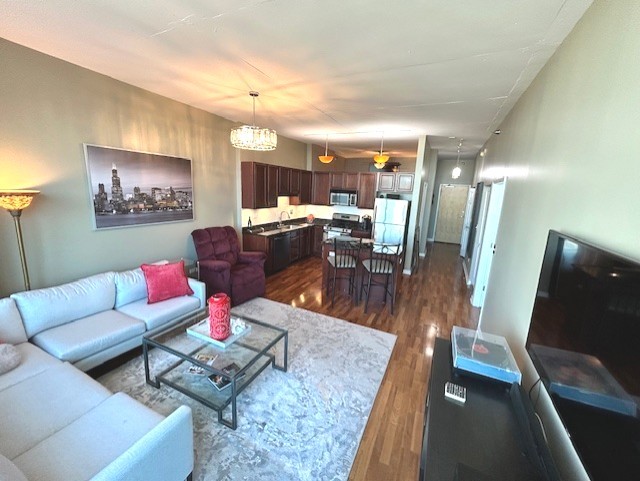 1600 S Indiana Avenue 1306 Property Photo 2