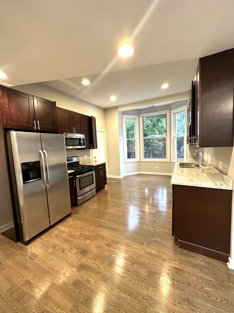 1825 W Armitage Avenue 2 Property Photo 3