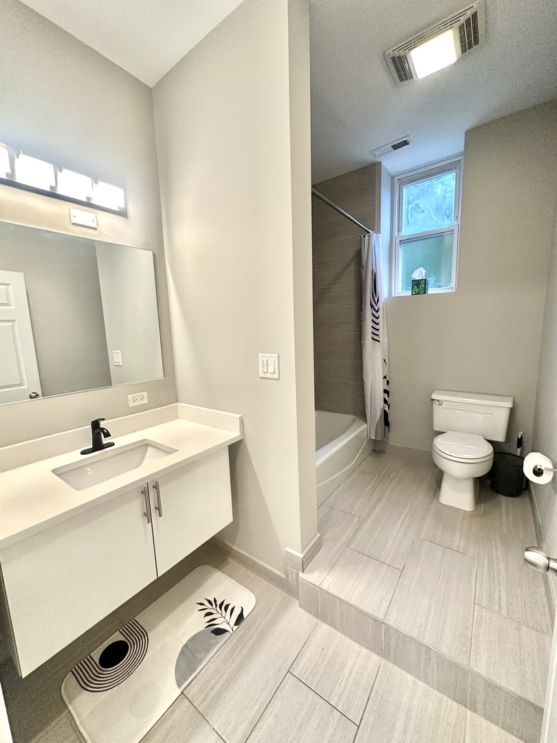 1825 W Armitage Avenue 2 Property Photo 8
