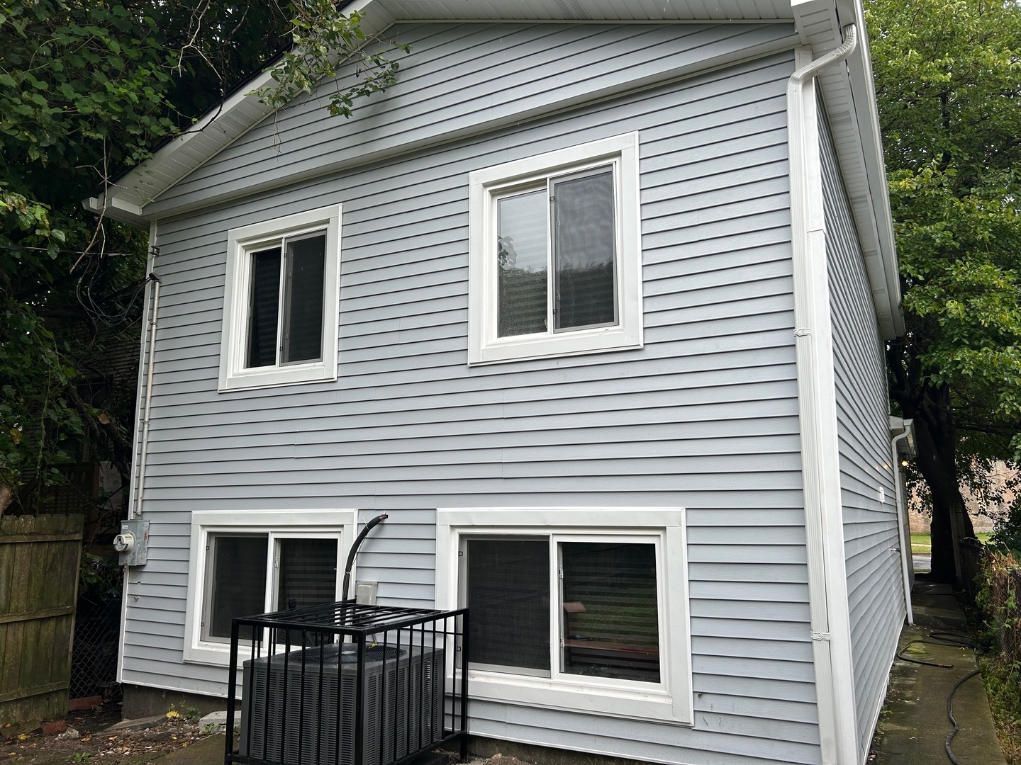 9339 S Burnside Avenue Property Photo 4