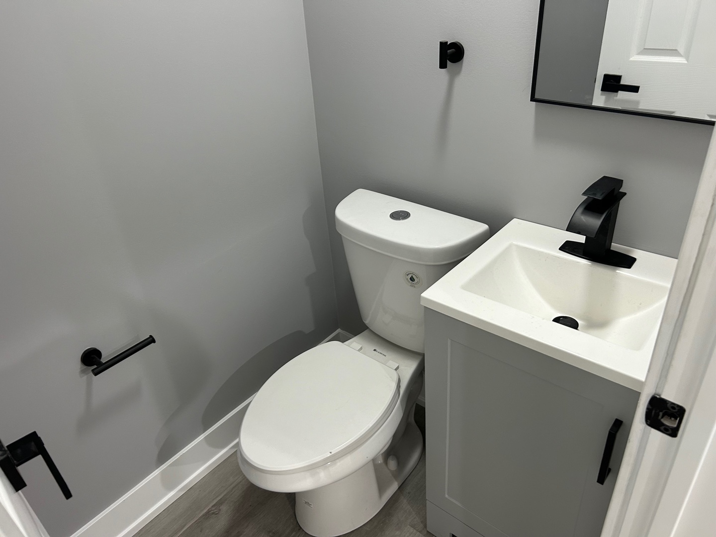 9339 S Burnside Avenue Property Photo 23