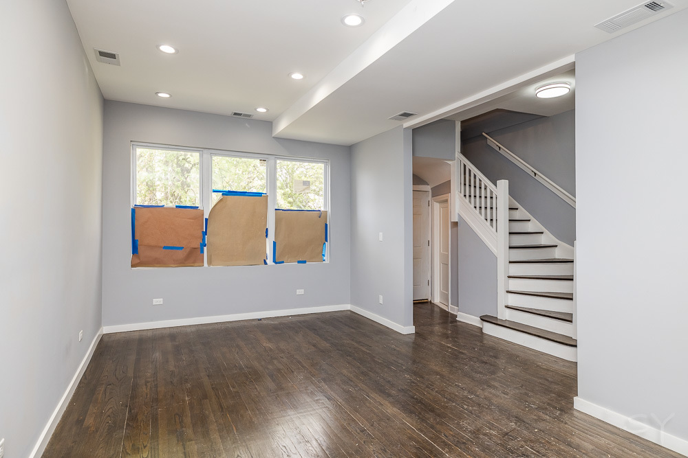 5207 S Laflin Street Property Photo 3