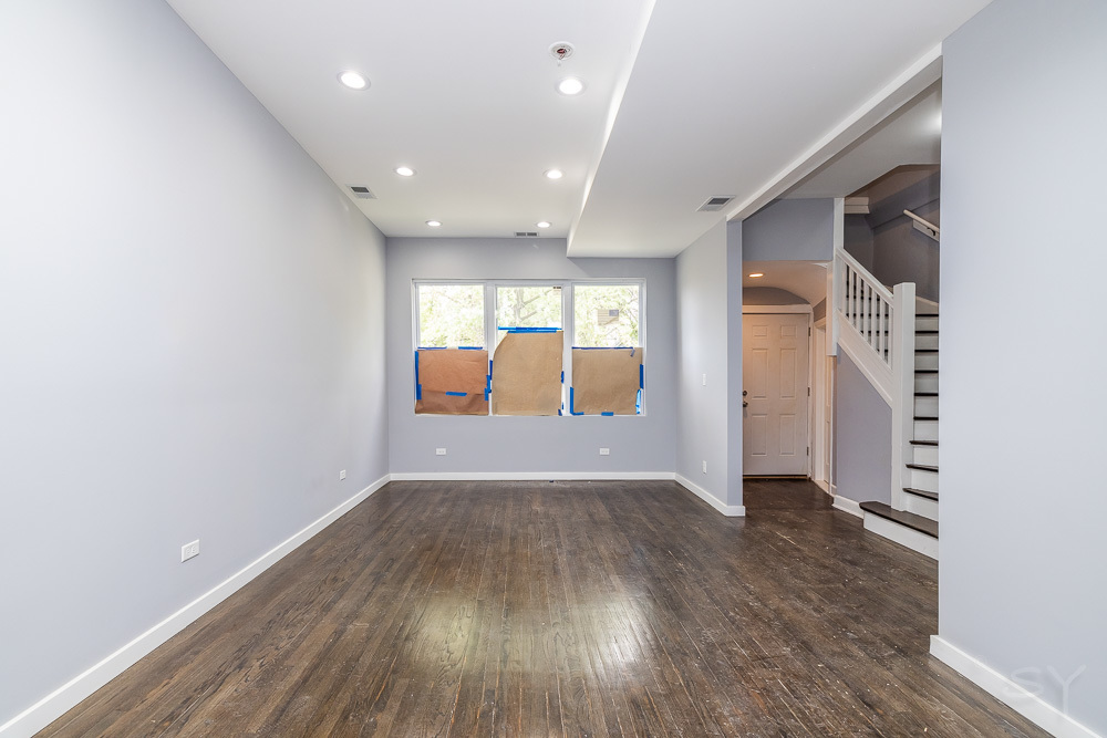 5207 S Laflin Street Property Photo 4