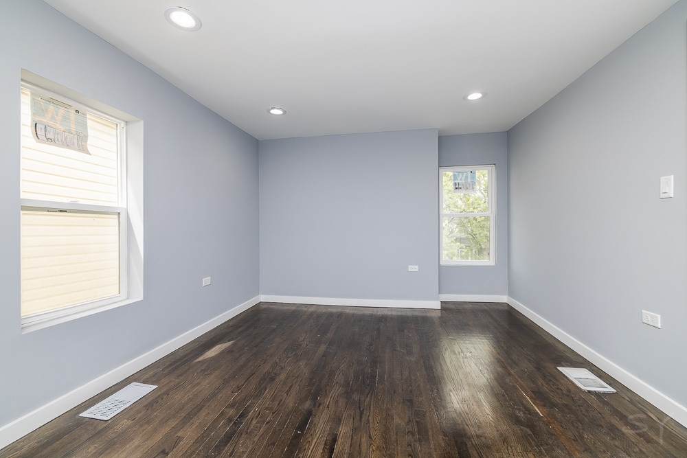 5207 S Laflin Street Property Photo 18