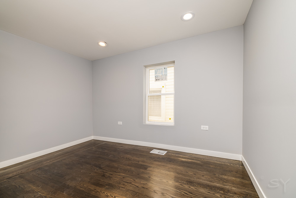 5207 S Laflin Street Property Photo 27