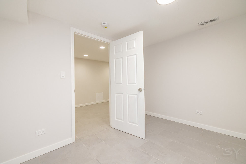 5207 S Laflin Street Property Photo 33