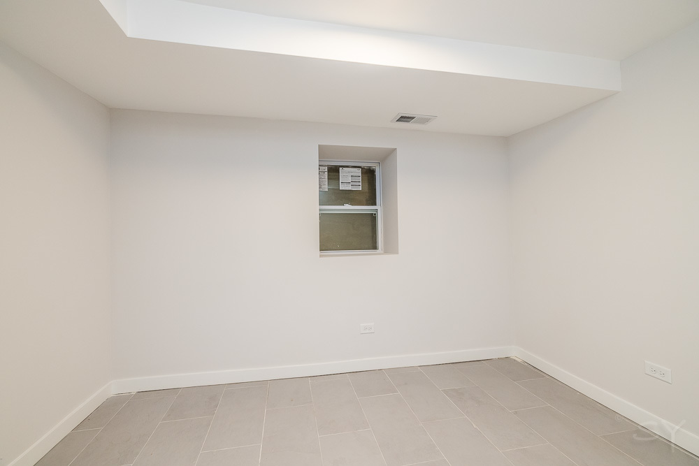 5207 S Laflin Street Property Photo 36