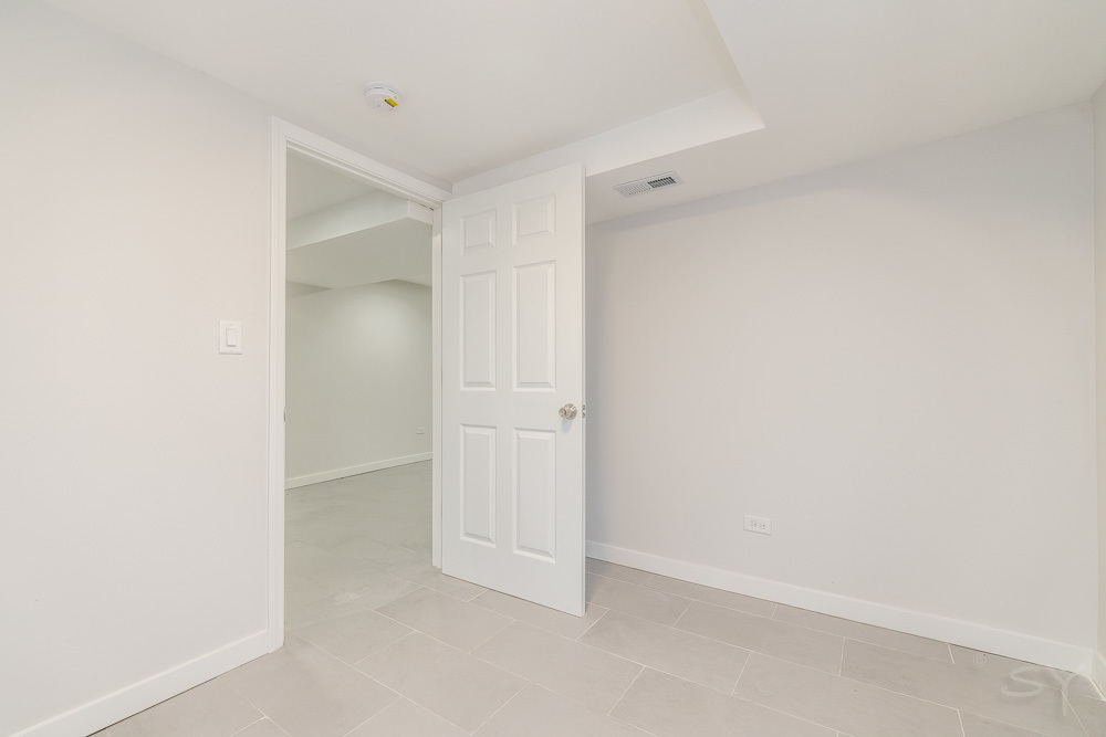 5207 S Laflin Street Property Photo 37