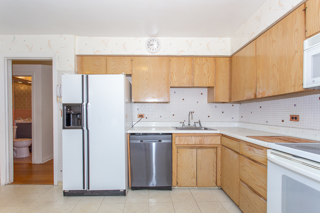 7407 N California Avenue Property Photo 4