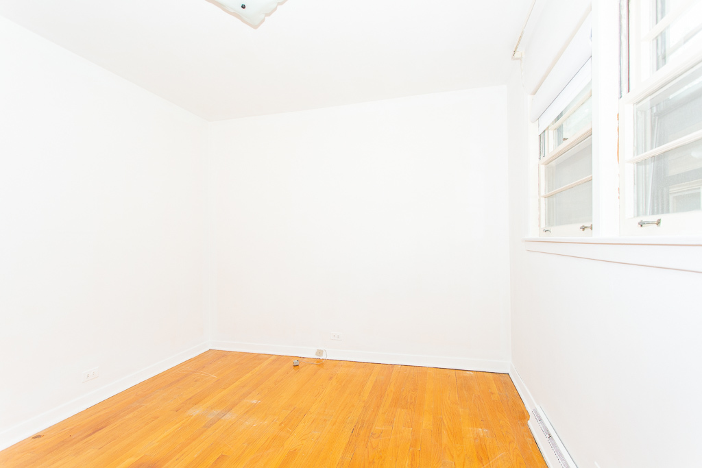 7407 N California Avenue Property Photo 8