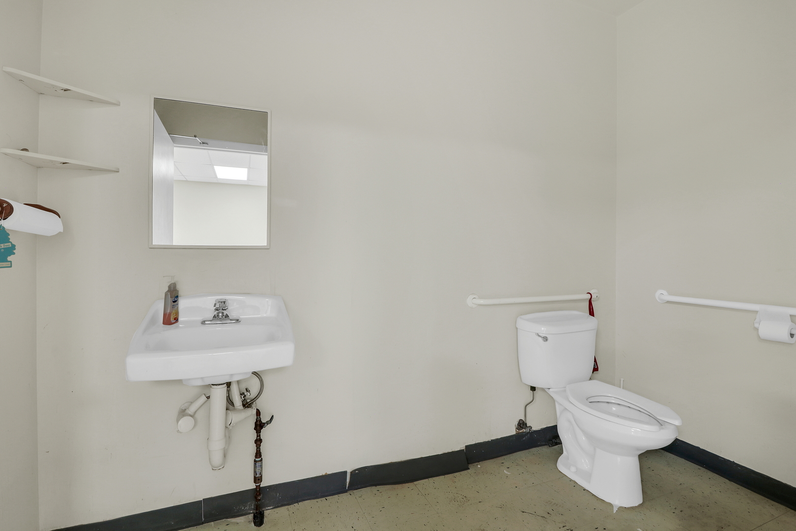 1500 S Lake Street Property Photo 22