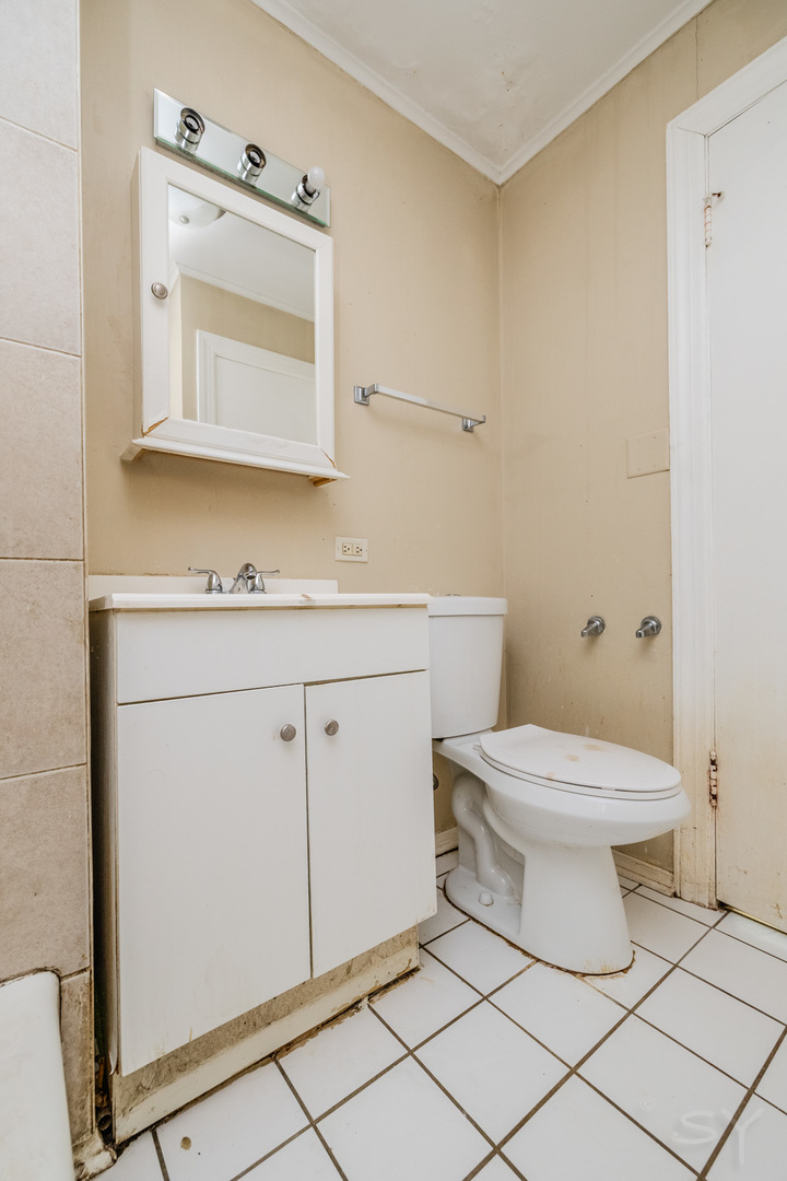 5604 S Madison Avenue Property Photo 6