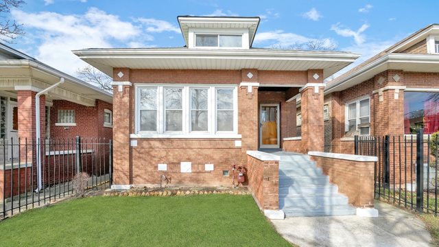 7536 S Clyde Avenue Property Photo 1