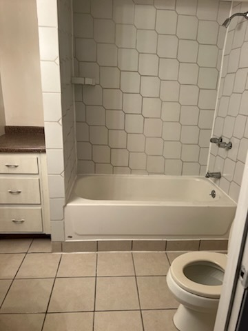 7536 S Clyde Avenue Property Photo 4