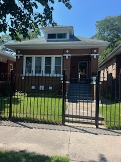 7536 S Clyde Avenue Property Photo 8