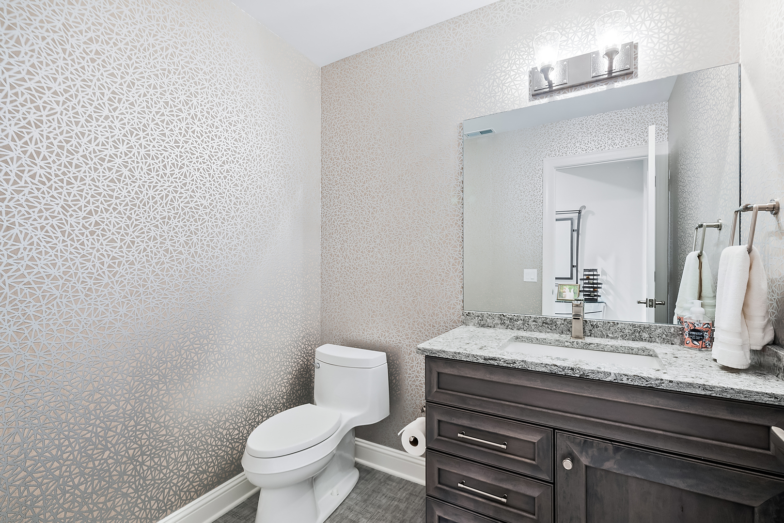 425 W Madison Avenue Property Photo 25