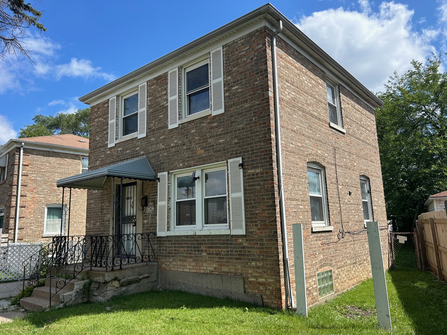 7547 S Hamilton Avenue Property Photo 3
