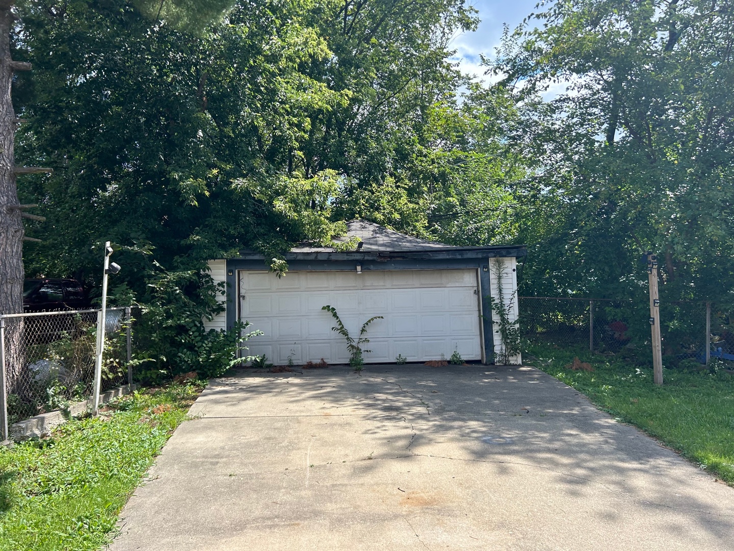 7547 S Hamilton Avenue Property Photo 5