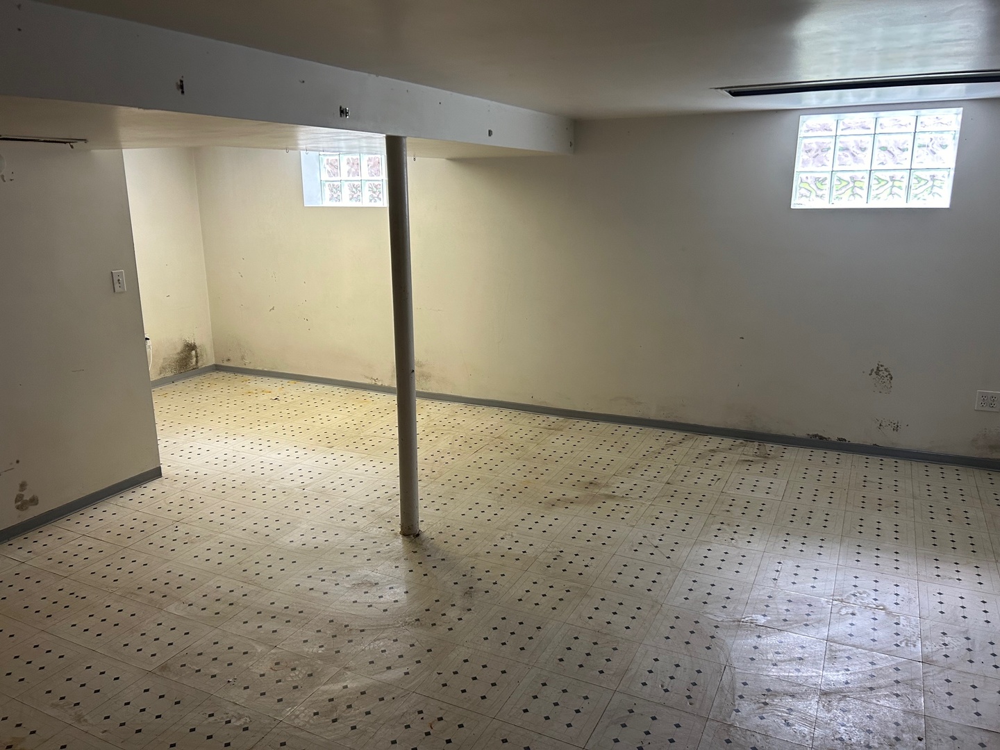 7547 S Hamilton Avenue Property Photo 17