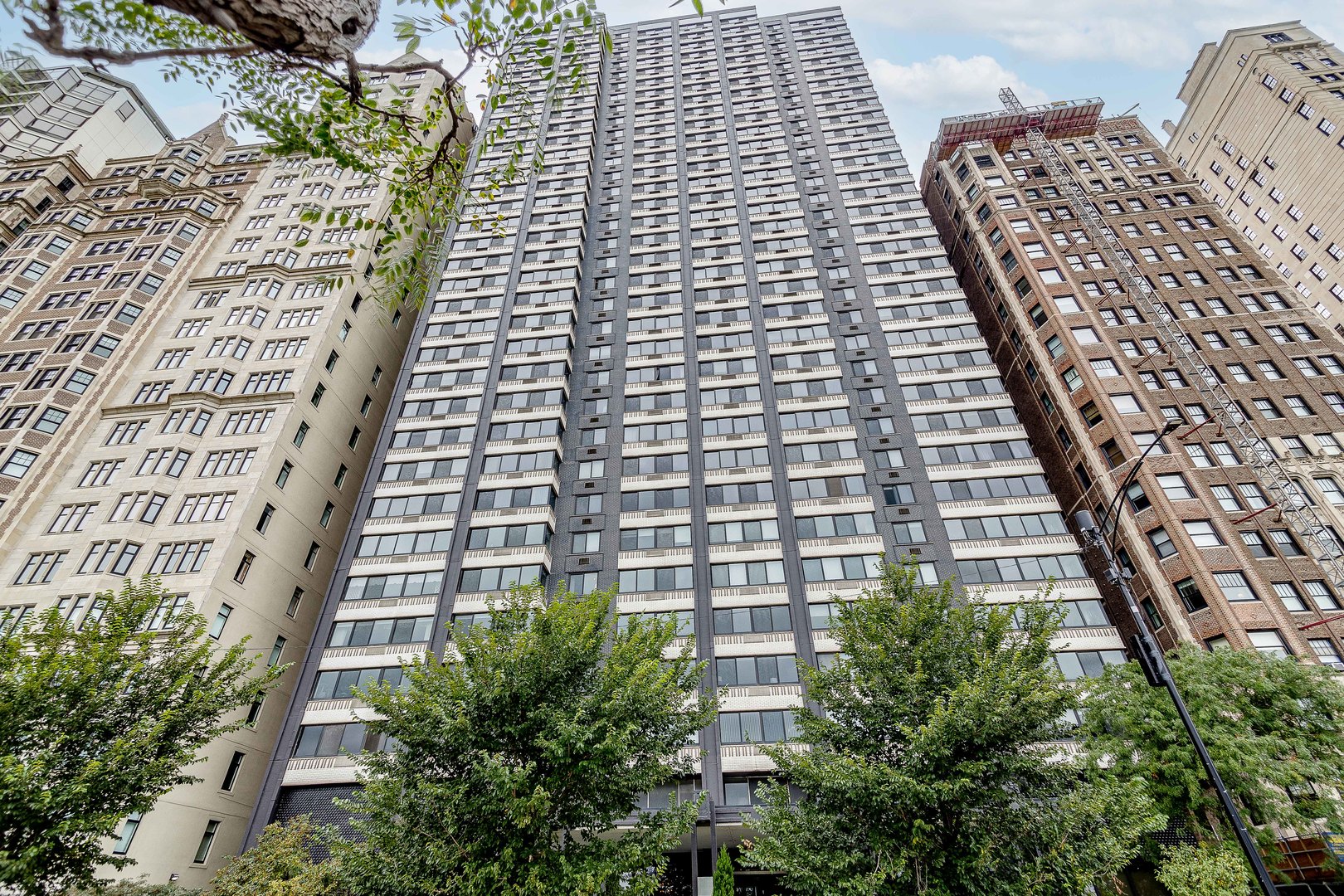 1440 N Lake Shore Drive 22abcd Property Photo 1