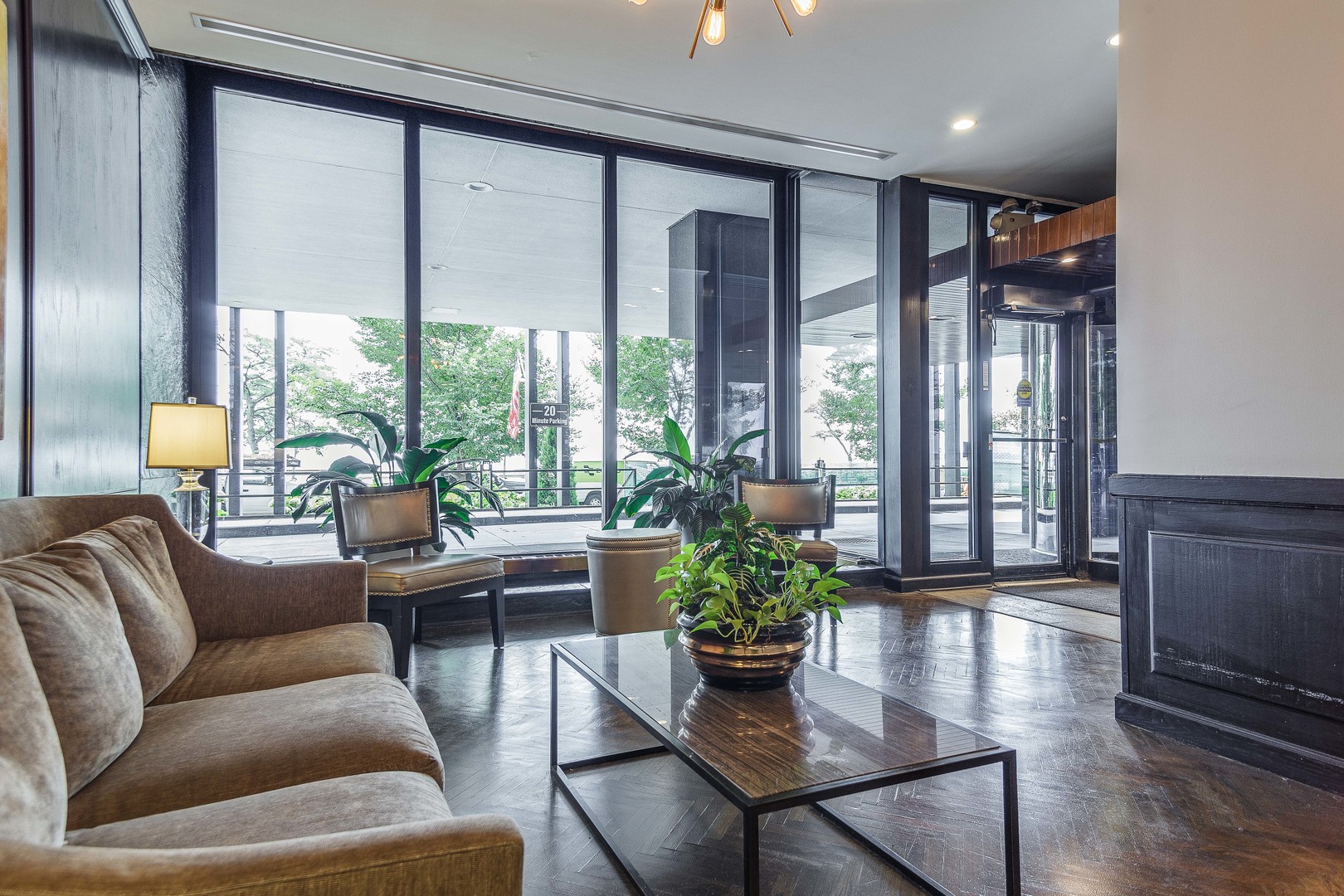 1440 N Lake Shore Drive 22abcd Property Photo 4