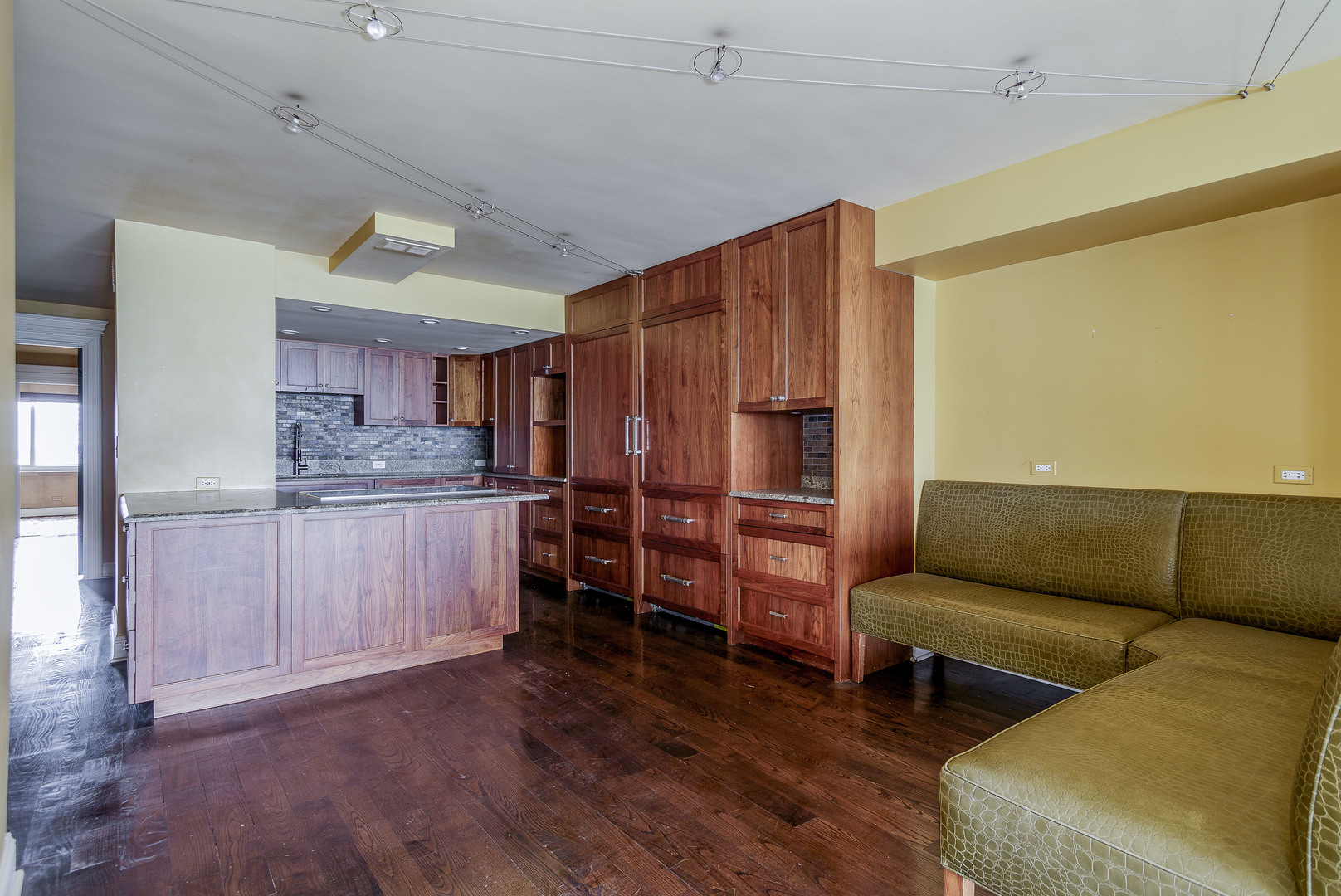 1440 N Lake Shore Drive 22abcd Property Photo 13