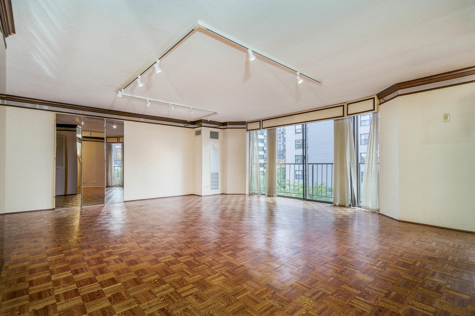 1440 N State Parkway 7d Property Photo 8