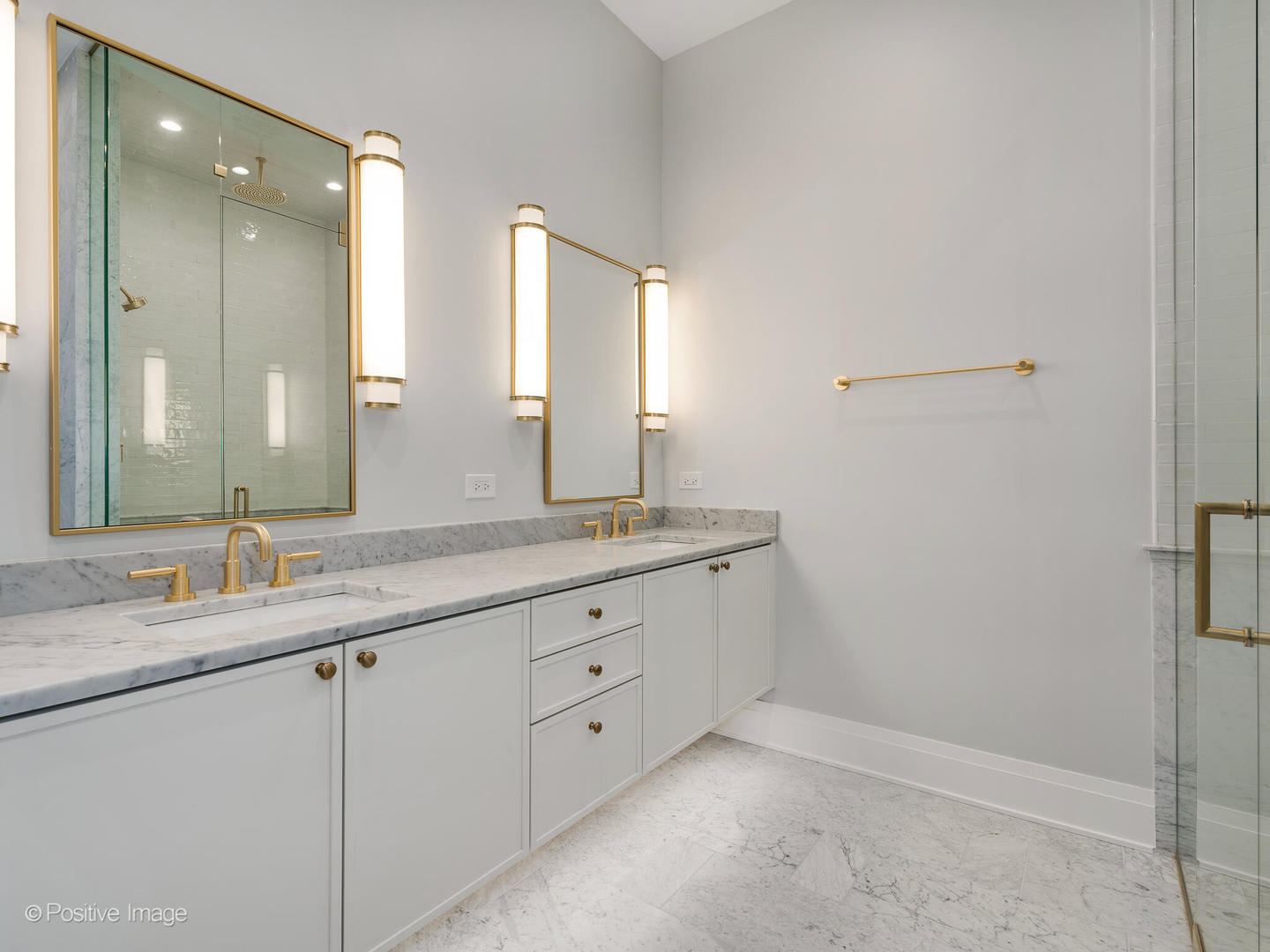 3511 N Bosworth Avenue 1w Property Photo 16
