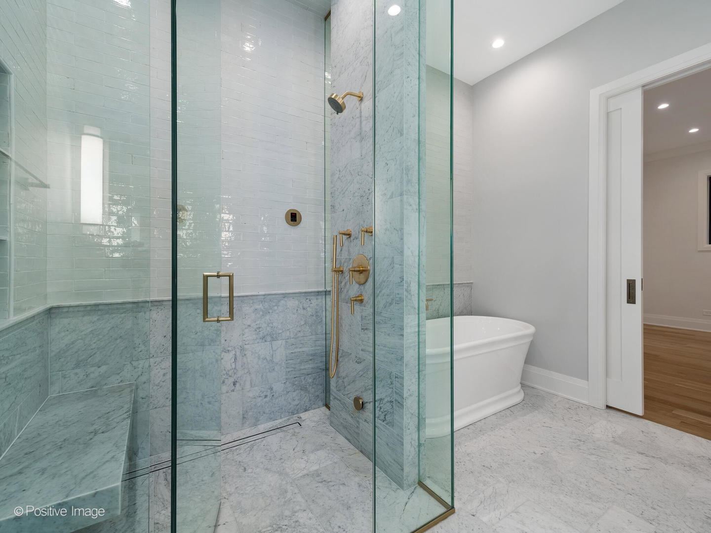 3511 N Bosworth Avenue 1w Property Photo 17