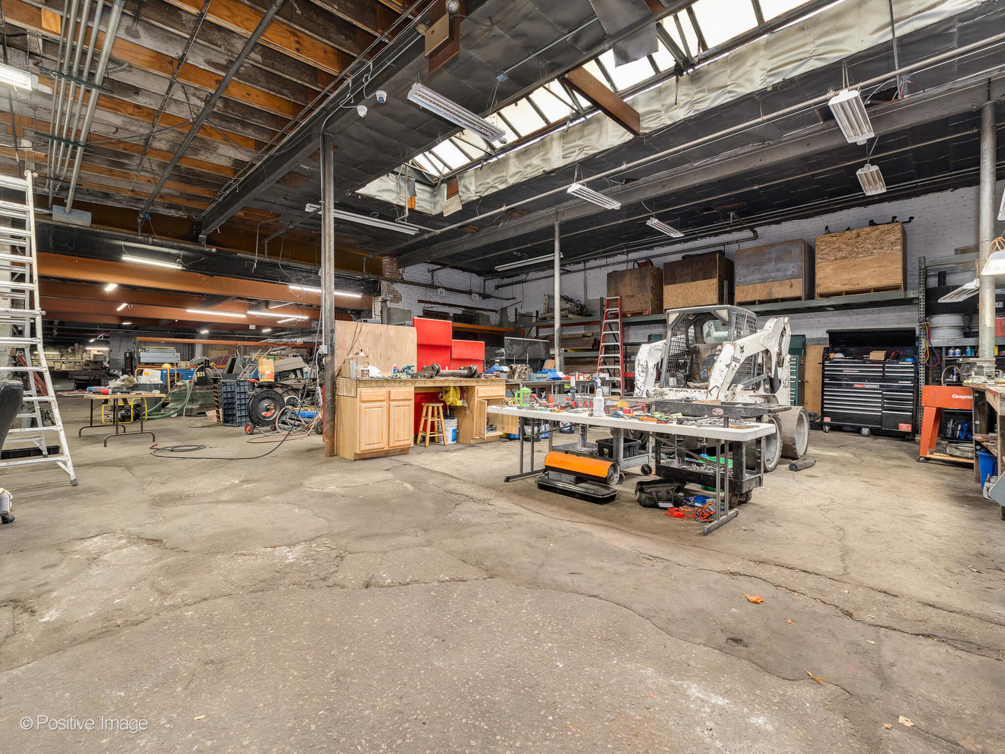 2525 S Wabash Avenue Property Photo 6