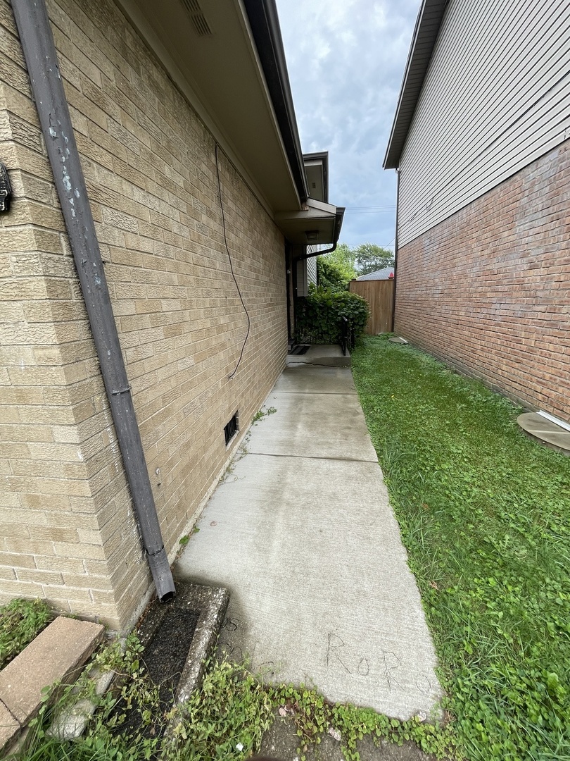 15937 Ashland Avenue Property Photo 2