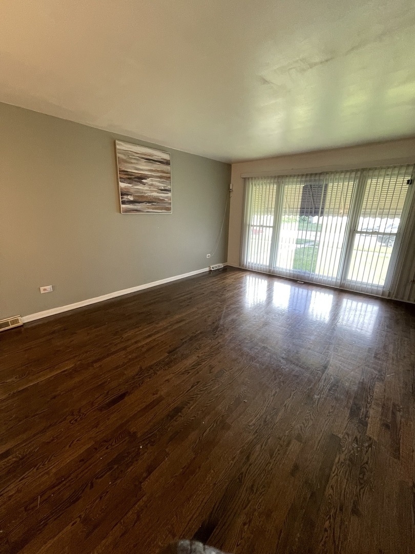 15937 Ashland Avenue Property Photo 4