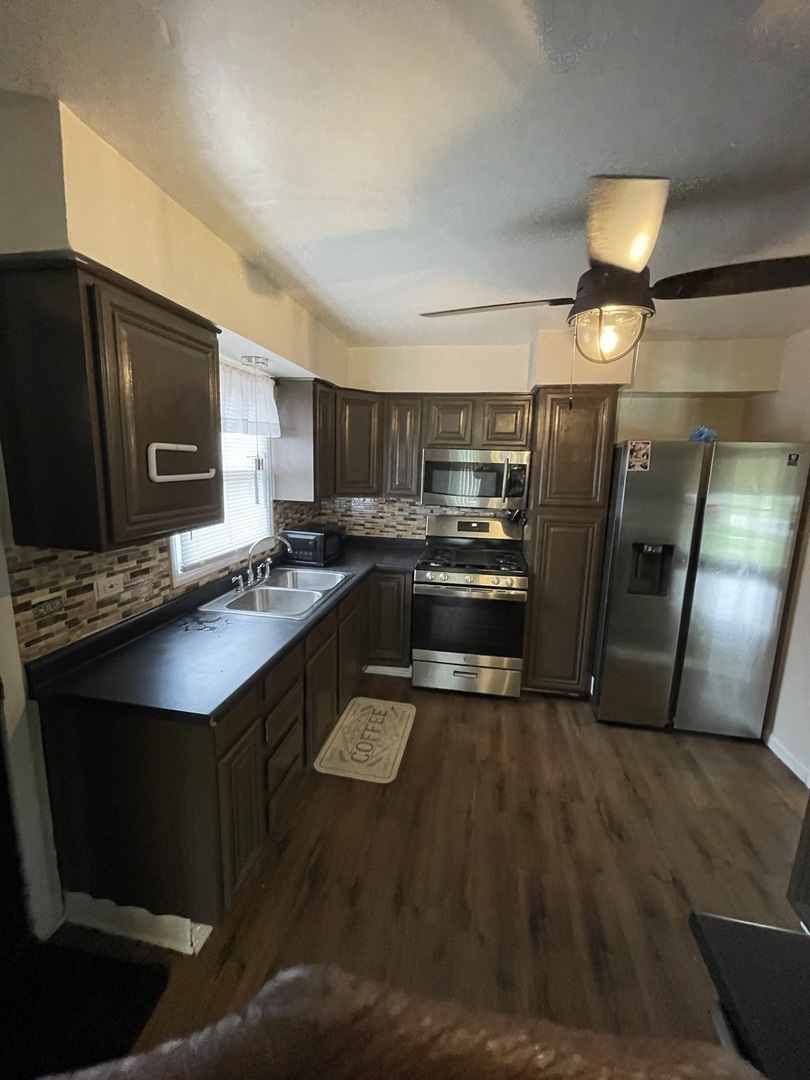 15937 Ashland Avenue Property Photo 7