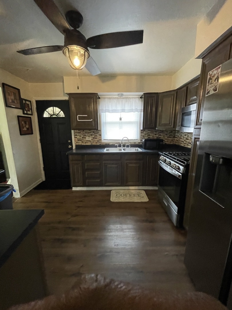 15937 Ashland Avenue Property Photo 8