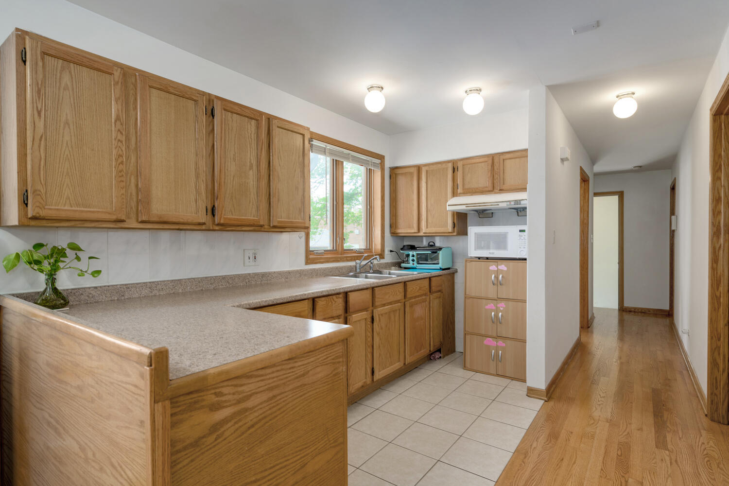 4629 S Laflin Street Property Photo 4