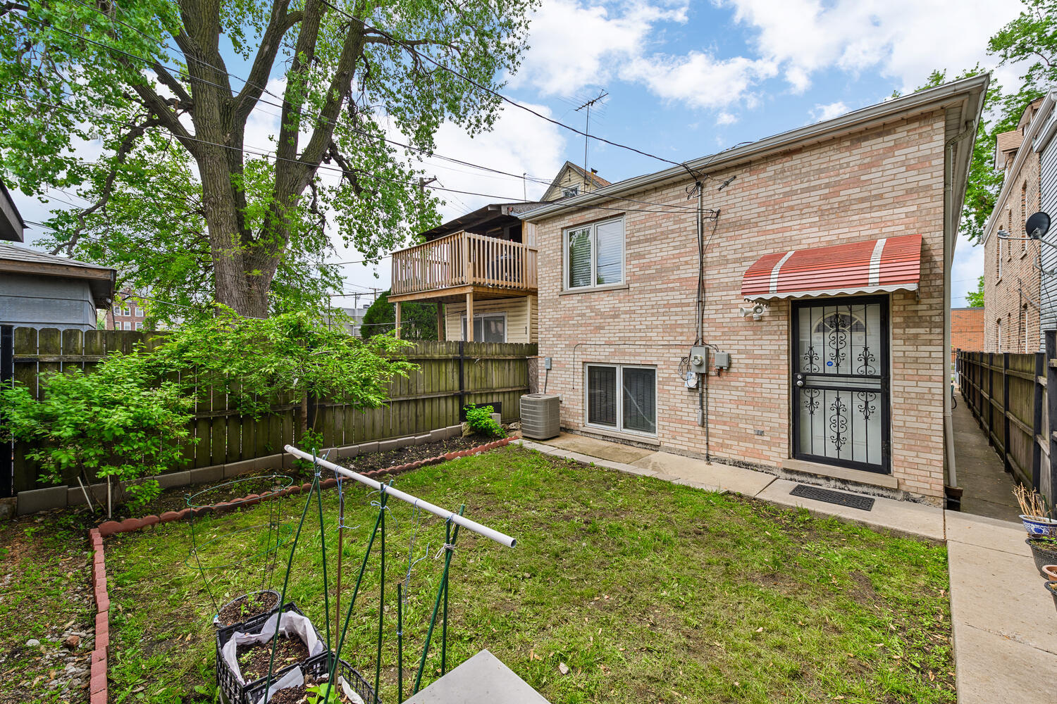4629 S Laflin Street Property Photo 16