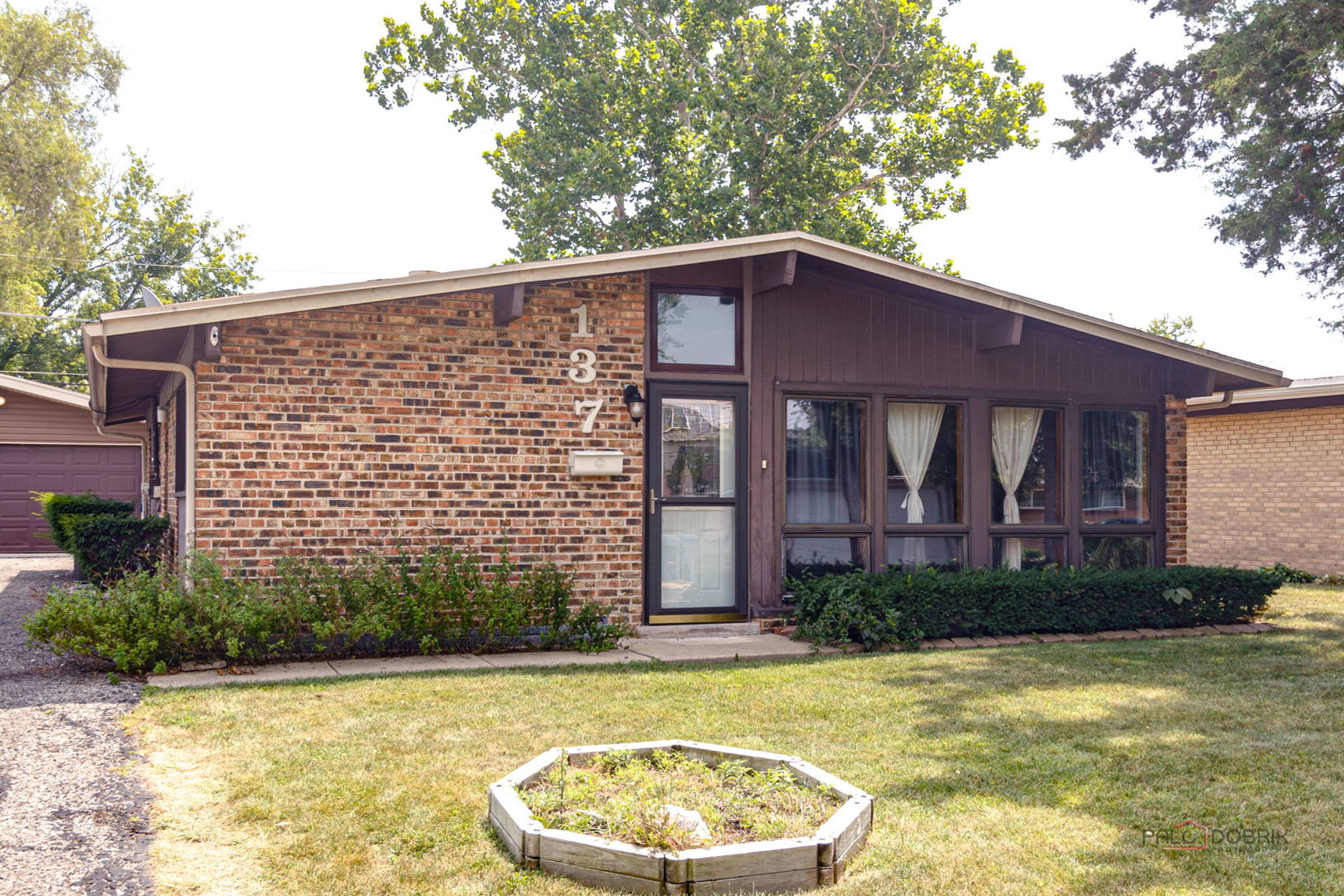 137 N Highview Avenue Property Photo 3
