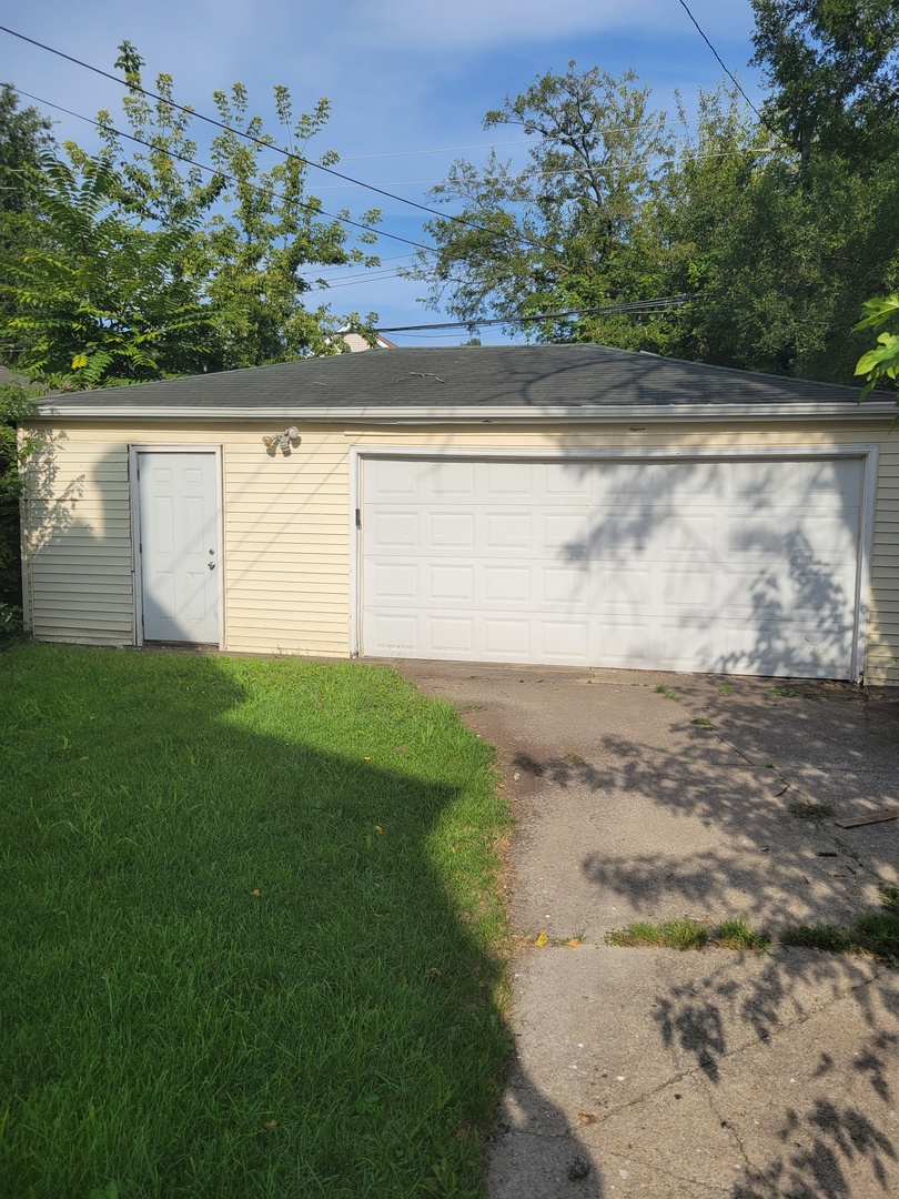 12033 S Wallace Street Property Photo 29